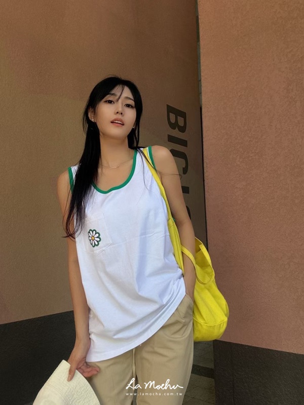 拼接色小花口袋背心